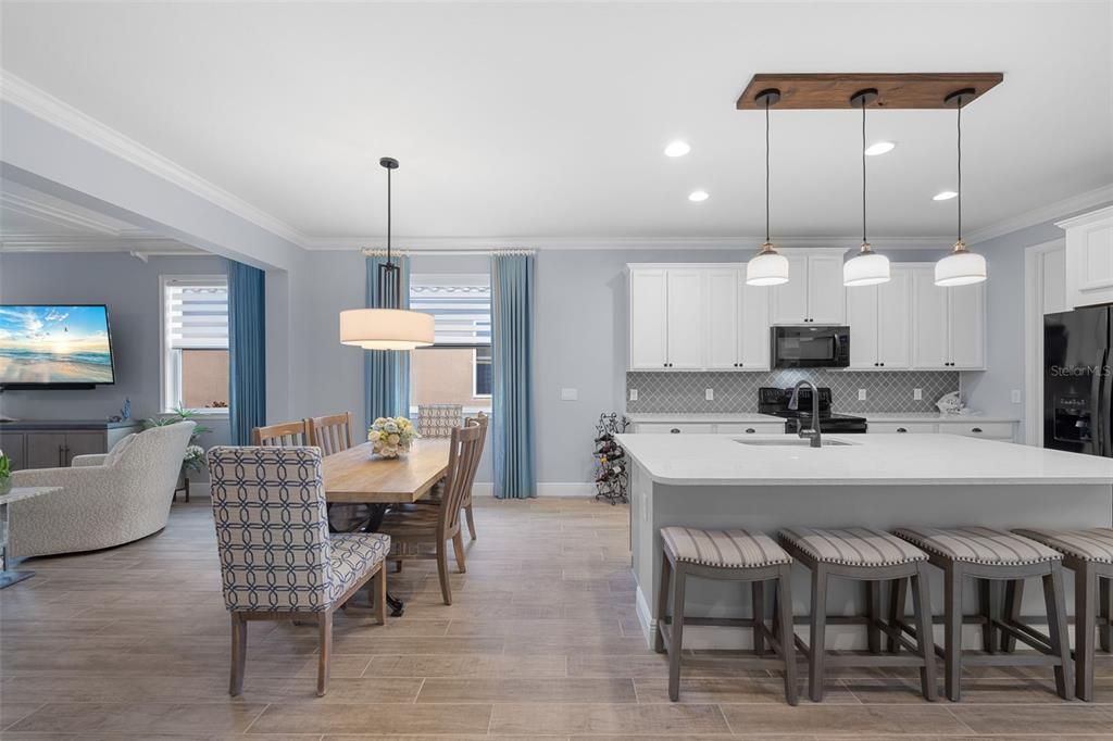 For Sale: $575,000 (3 beds, 2 baths, 2373 Square Feet)