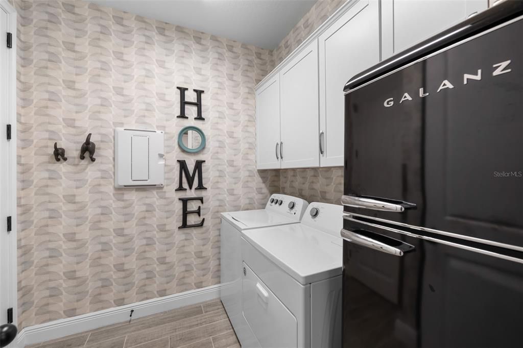 For Sale: $575,000 (3 beds, 2 baths, 2373 Square Feet)