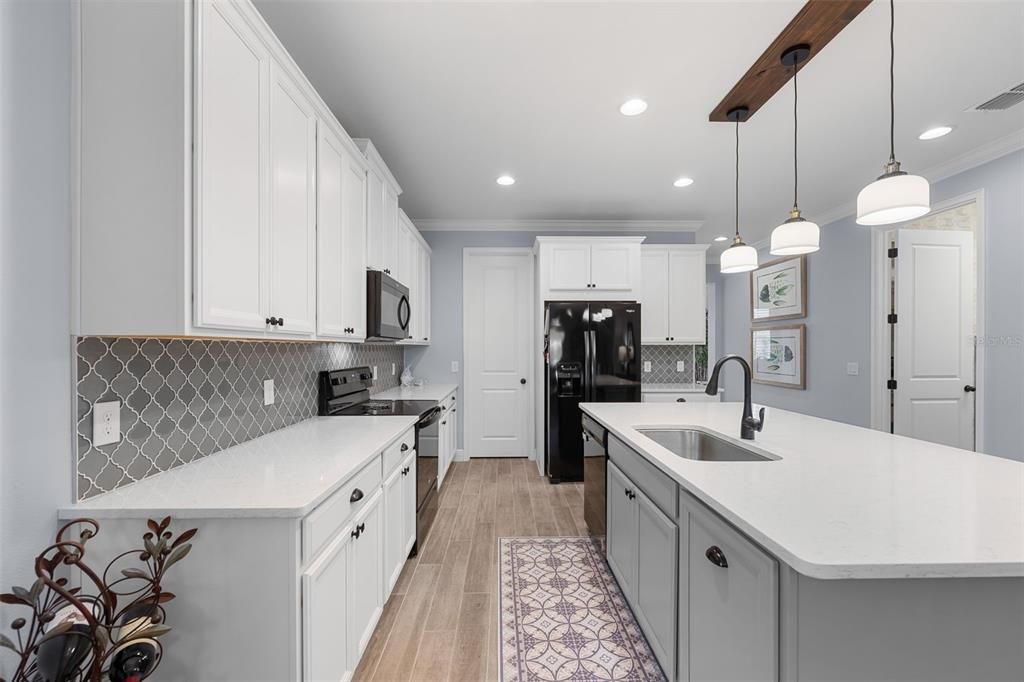 For Sale: $575,000 (3 beds, 2 baths, 2373 Square Feet)