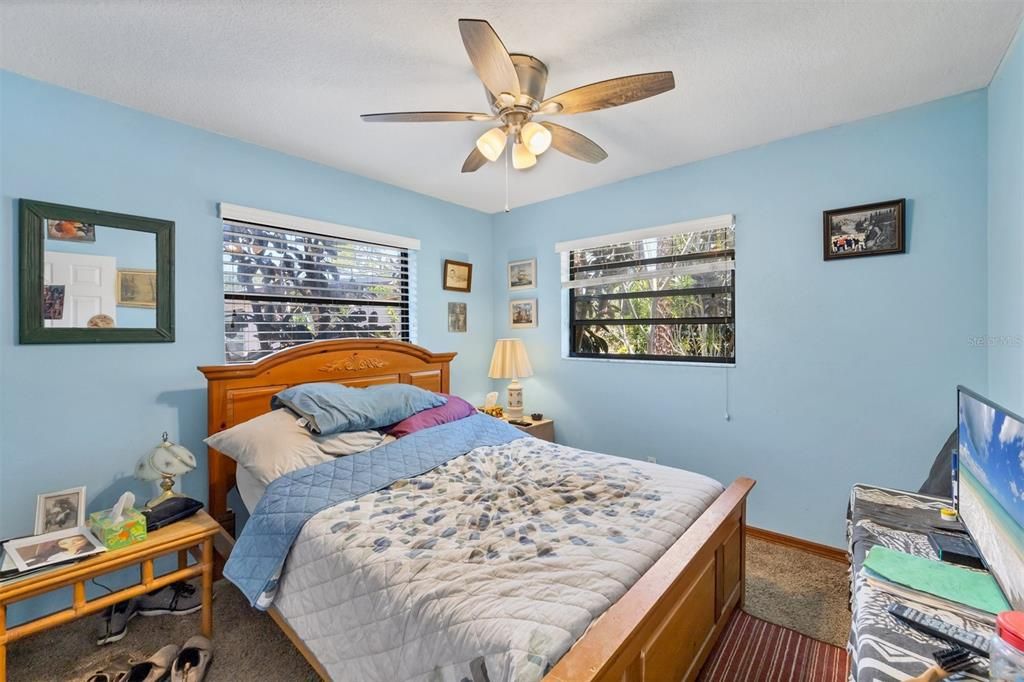 待售: $325,000 (3 贝兹, 2 浴室, 1348 平方英尺)