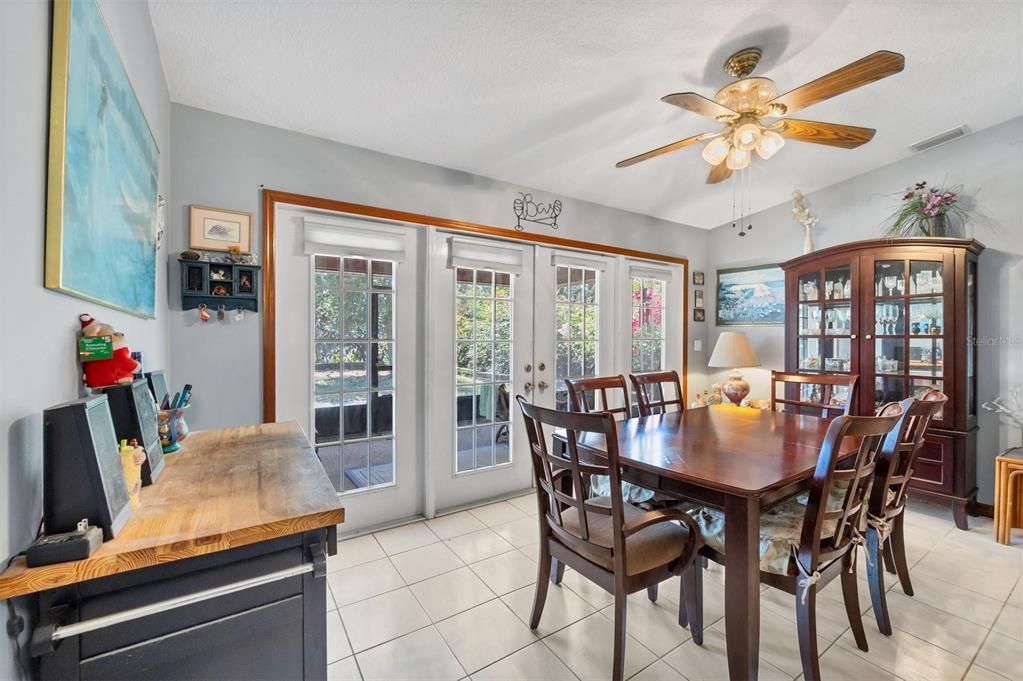 待售: $325,000 (3 贝兹, 2 浴室, 1348 平方英尺)