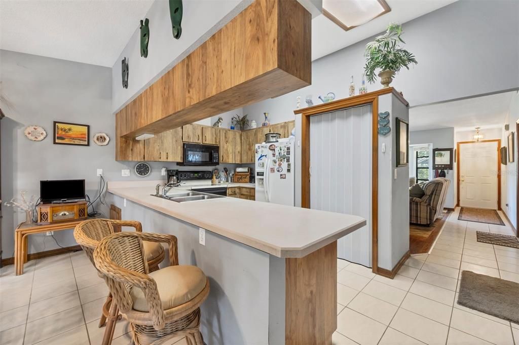 待售: $325,000 (3 贝兹, 2 浴室, 1348 平方英尺)