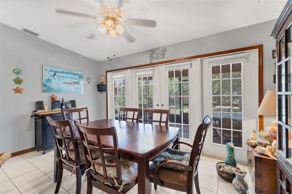 待售: $325,000 (3 贝兹, 2 浴室, 1348 平方英尺)