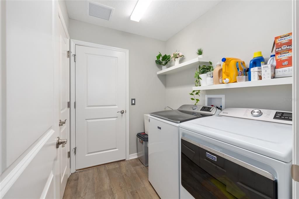 For Sale: $362,750 (3 beds, 2 baths, 1631 Square Feet)