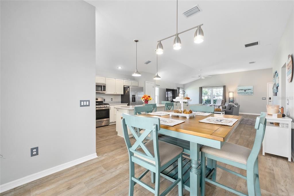 For Sale: $362,750 (3 beds, 2 baths, 1631 Square Feet)