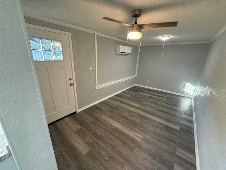 For Sale: $375,000 (3 beds, 2 baths, 1300 Square Feet)