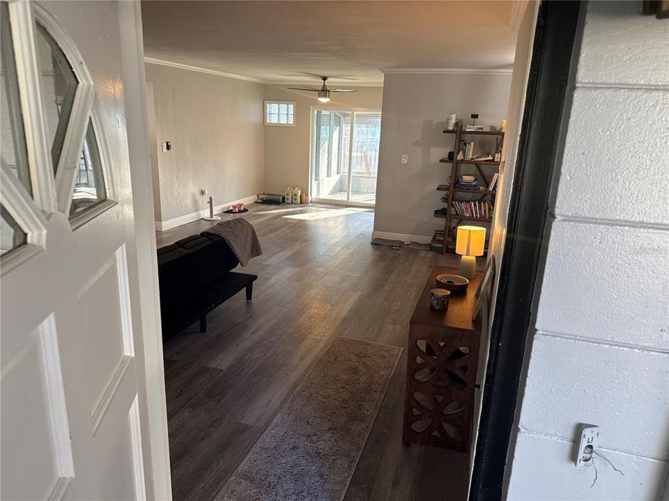 For Sale: $375,000 (3 beds, 2 baths, 1300 Square Feet)