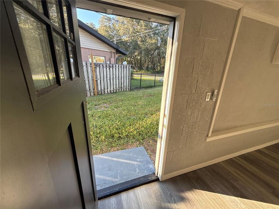 For Sale: $375,000 (3 beds, 2 baths, 1300 Square Feet)