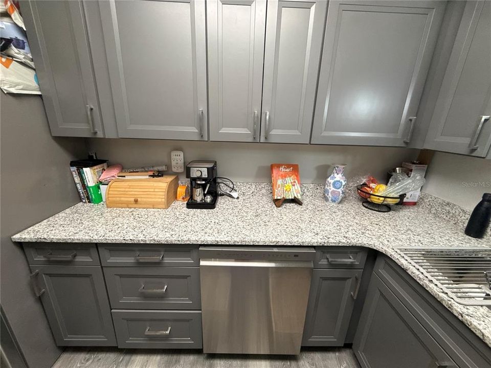 For Sale: $375,000 (3 beds, 2 baths, 1300 Square Feet)