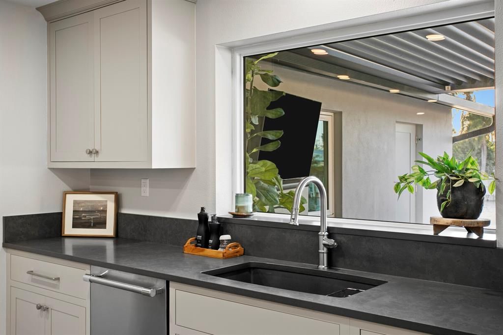 待售: $1,900,000 (3 贝兹, 3 浴室, 2552 平方英尺)