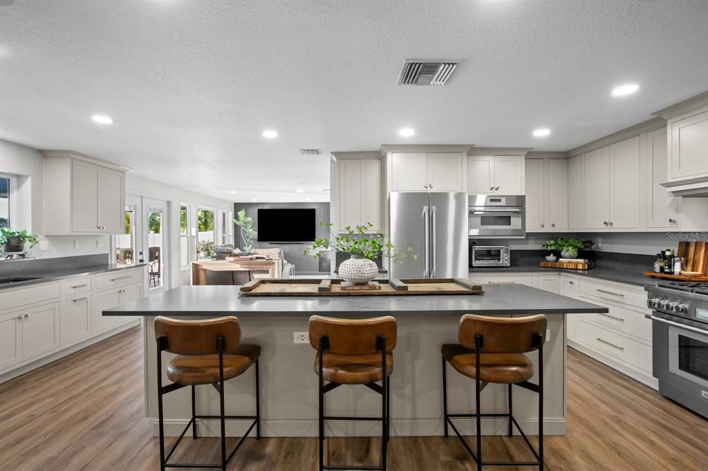 待售: $1,900,000 (3 贝兹, 3 浴室, 2552 平方英尺)