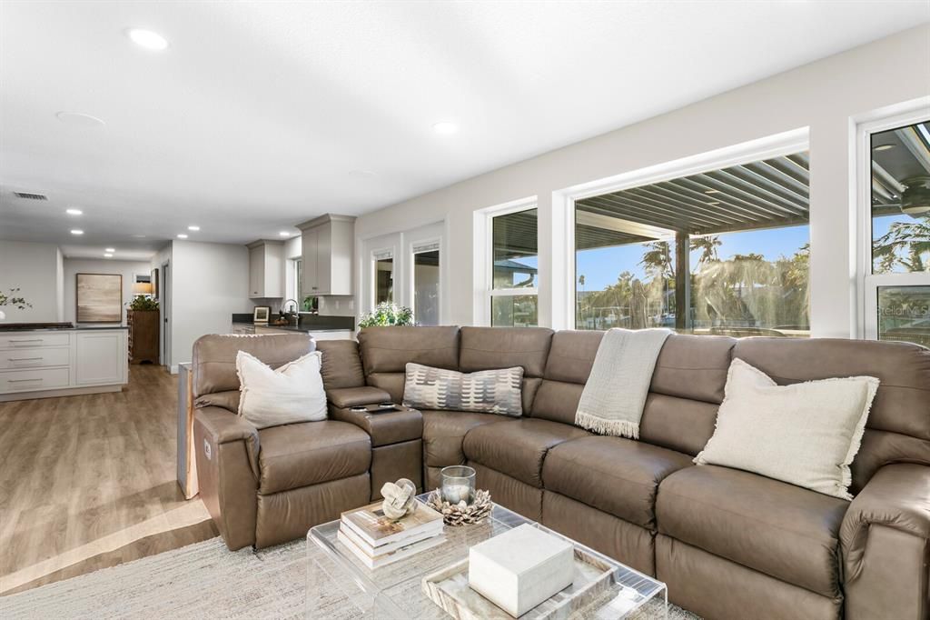 待售: $1,900,000 (3 贝兹, 3 浴室, 2552 平方英尺)