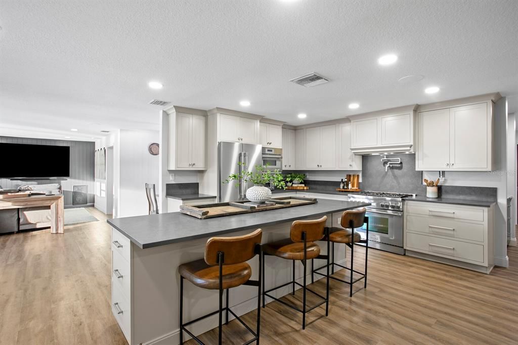 待售: $1,900,000 (3 贝兹, 3 浴室, 2552 平方英尺)