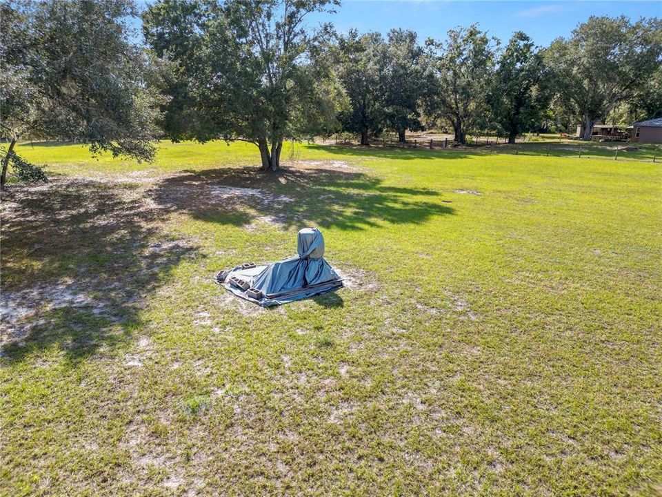 待售: $400,000 (11.44 acres)