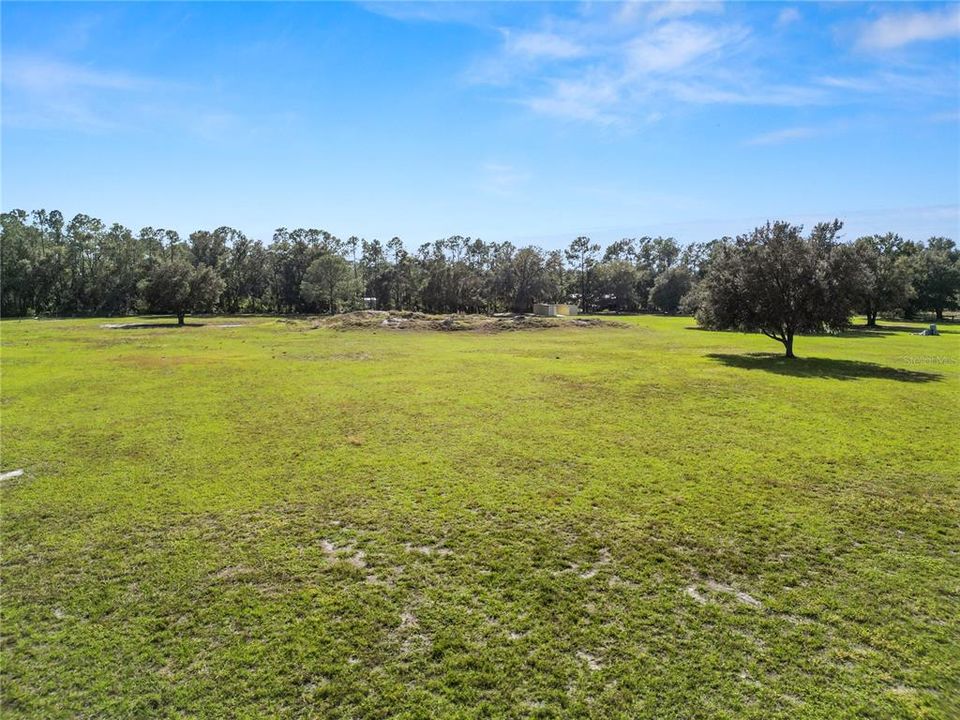 待售: $400,000 (11.44 acres)