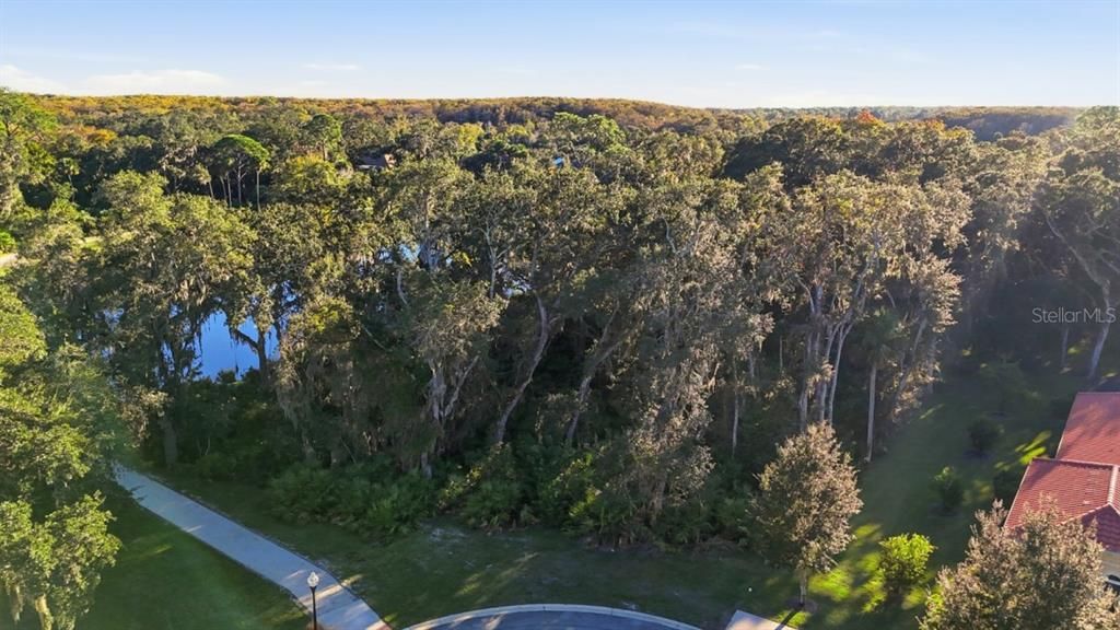 待售: $475,000 (0.85 acres)