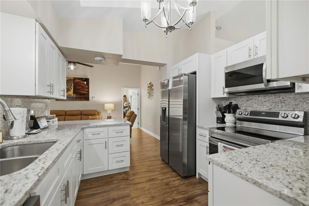 待售: $295,000 (2 贝兹, 2 浴室, 1569 平方英尺)