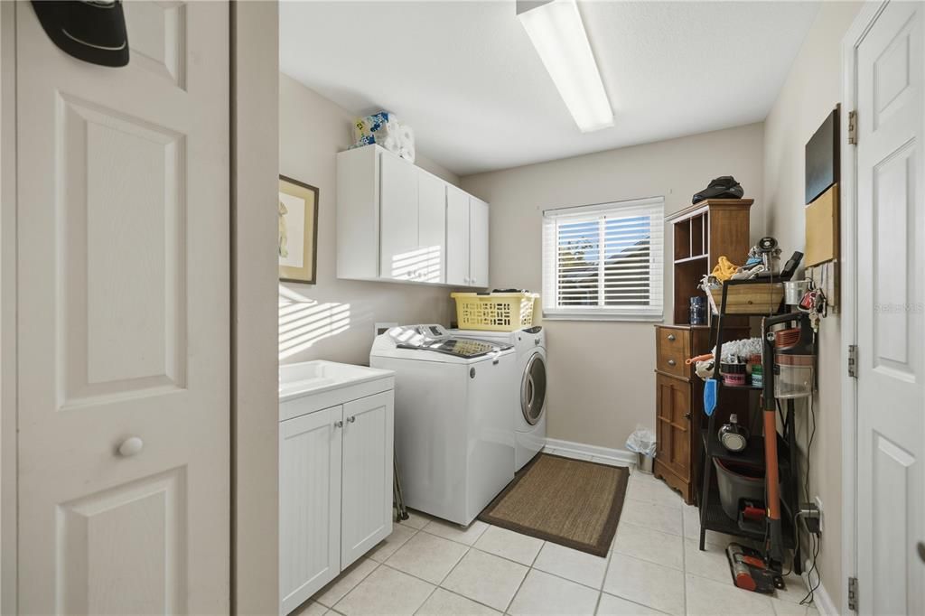 待售: $295,000 (2 贝兹, 2 浴室, 1569 平方英尺)