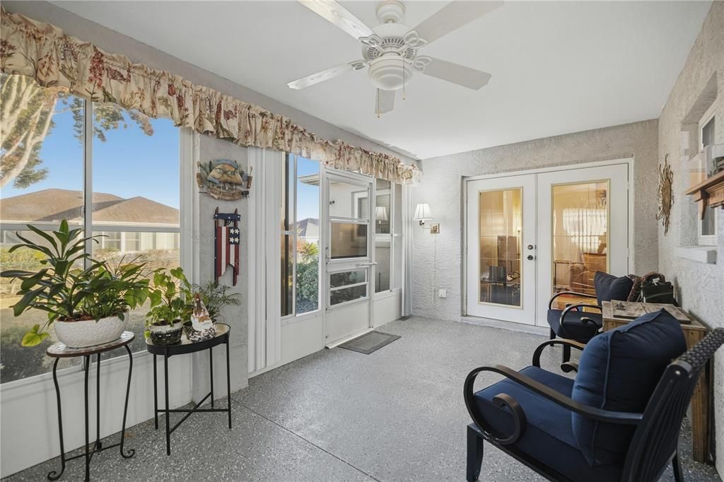 待售: $295,000 (2 贝兹, 2 浴室, 1569 平方英尺)