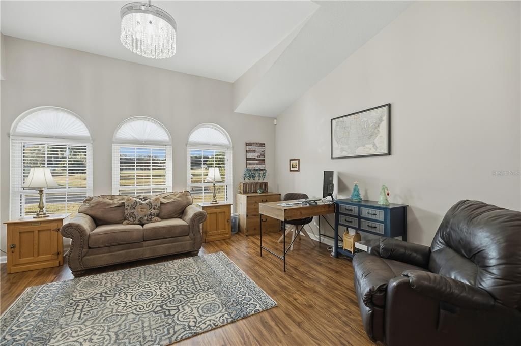 待售: $295,000 (2 贝兹, 2 浴室, 1569 平方英尺)