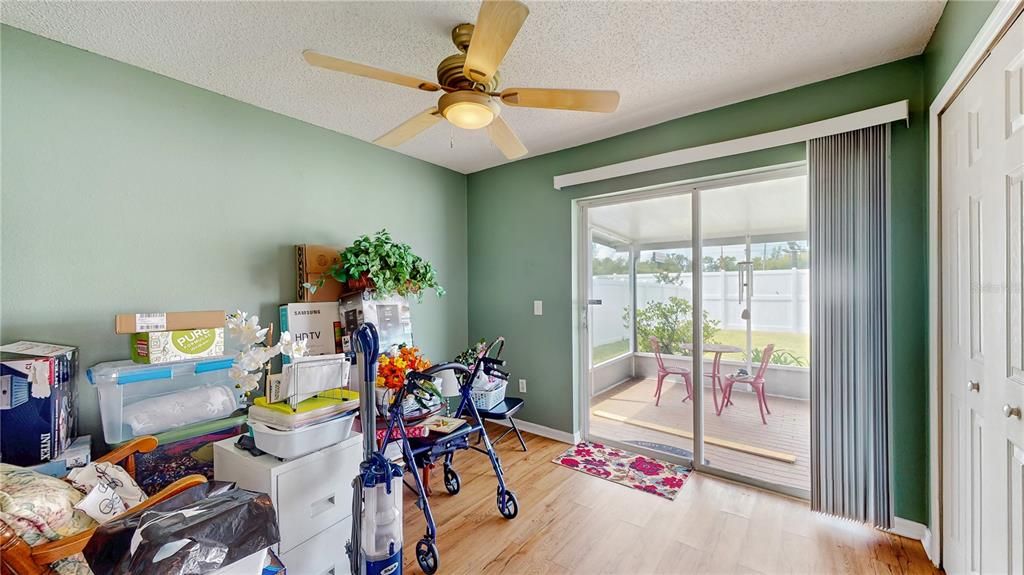 En Venta: $290,000 (3 camas, 2 baños, 1050 Pies cuadrados)