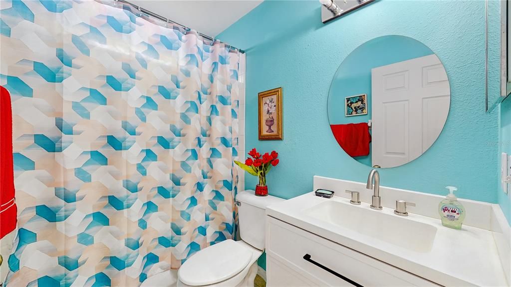 En Venta: $290,000 (3 camas, 2 baños, 1050 Pies cuadrados)