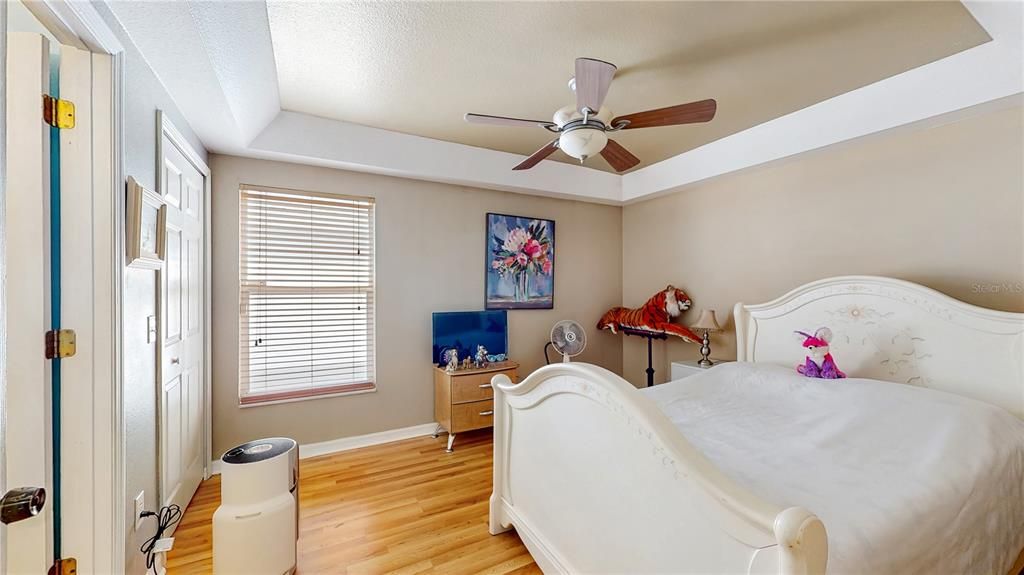 En Venta: $290,000 (3 camas, 2 baños, 1050 Pies cuadrados)