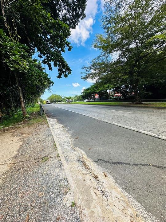 На продажу: $299,000 (0.76 acres)