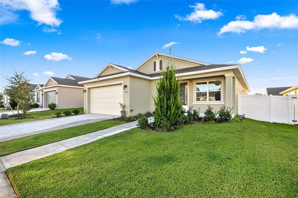 В аренду: $2,200 (3 спален, 2 ванн, 1856 Квадратных фут)