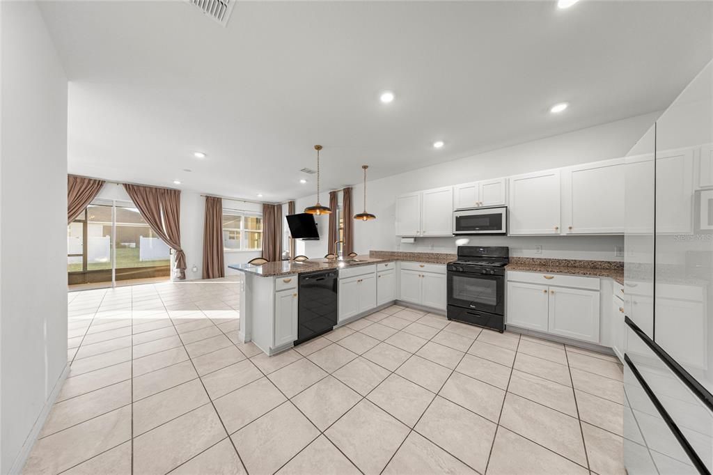 В аренду: $2,200 (3 спален, 2 ванн, 1856 Квадратных фут)