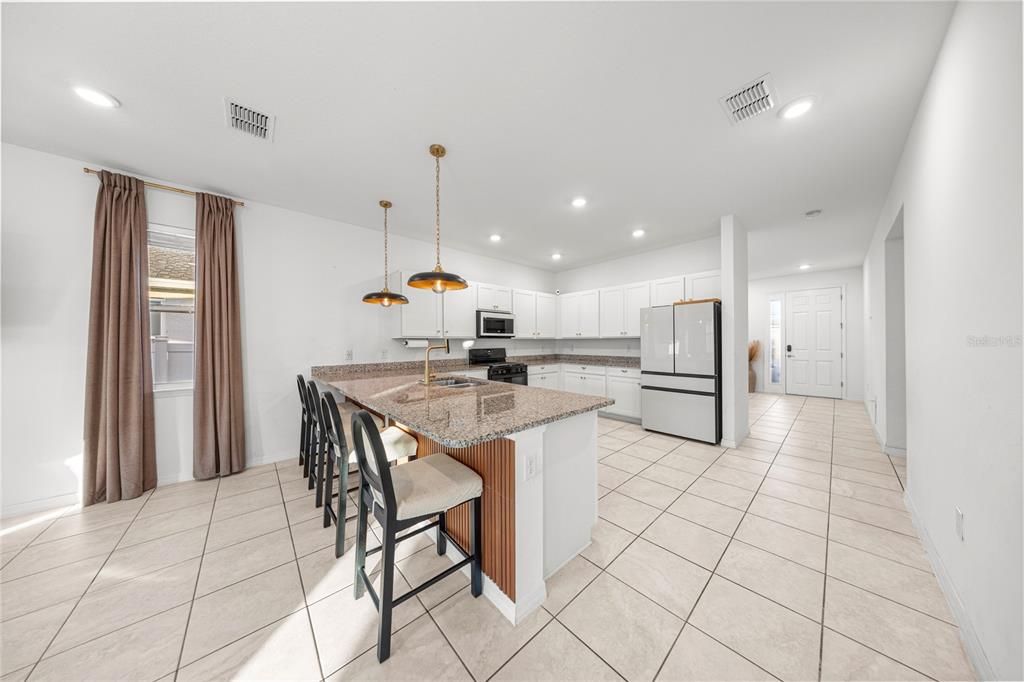 В аренду: $2,200 (3 спален, 2 ванн, 1856 Квадратных фут)