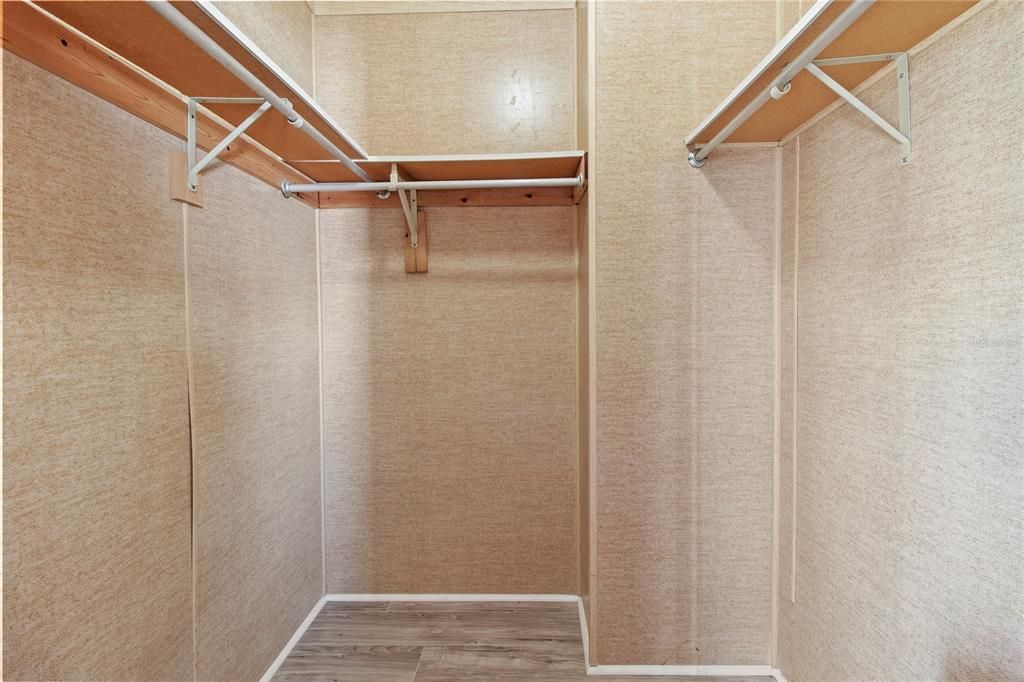 待售: $215,000 (2 贝兹, 2 浴室, 1100 平方英尺)