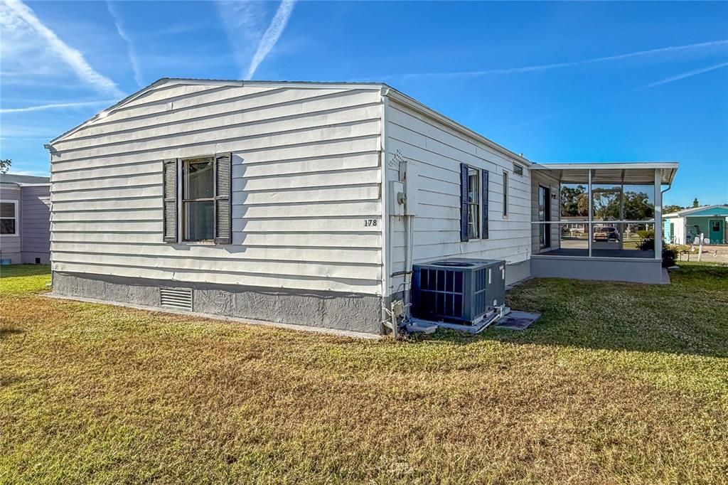 待售: $215,000 (2 贝兹, 2 浴室, 1100 平方英尺)