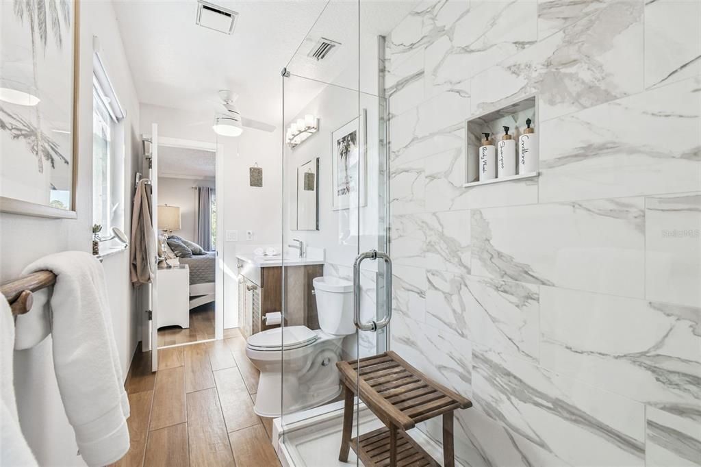 На продажу: $275,000 (2 спален, 1 ванн, 1414 Квадратных фут)