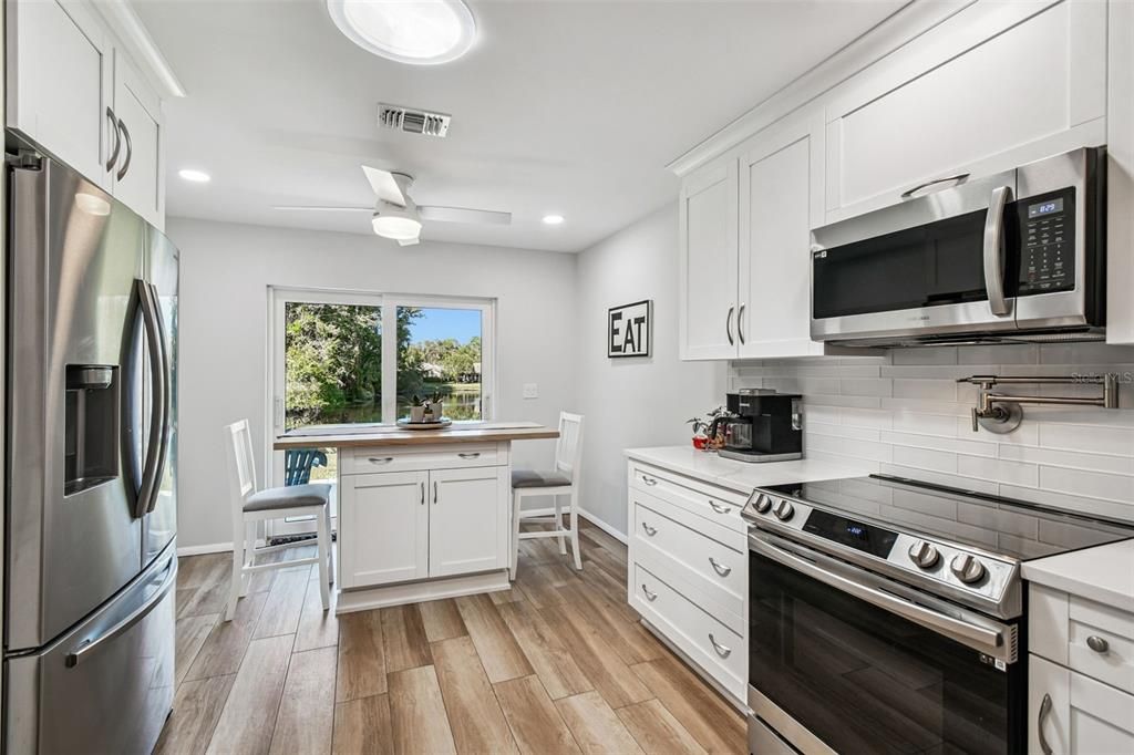 На продажу: $275,000 (2 спален, 1 ванн, 1414 Квадратных фут)