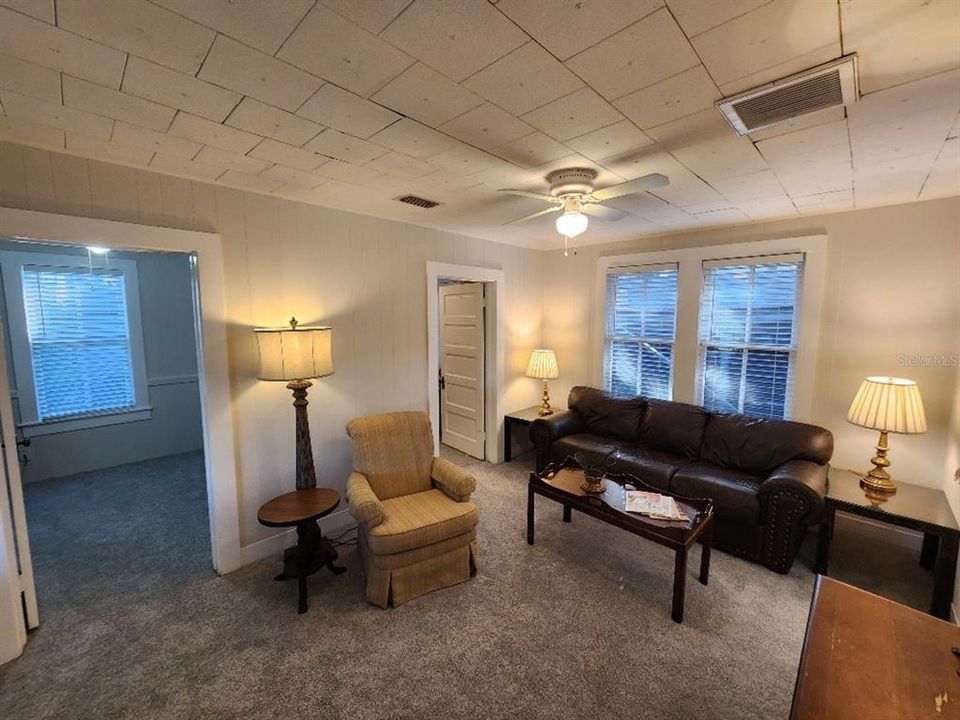 For Rent: $1,500 (2 beds, 1 baths, 600 Square Feet)