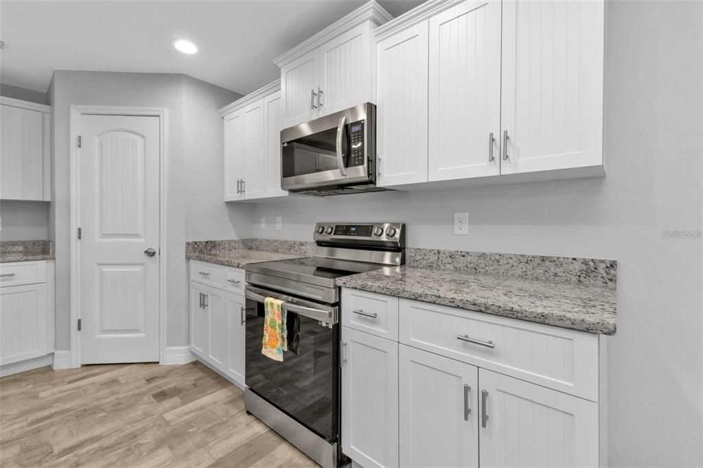 出租: $2,400 (3 贝兹, 2 浴室, 1798 平方英尺)