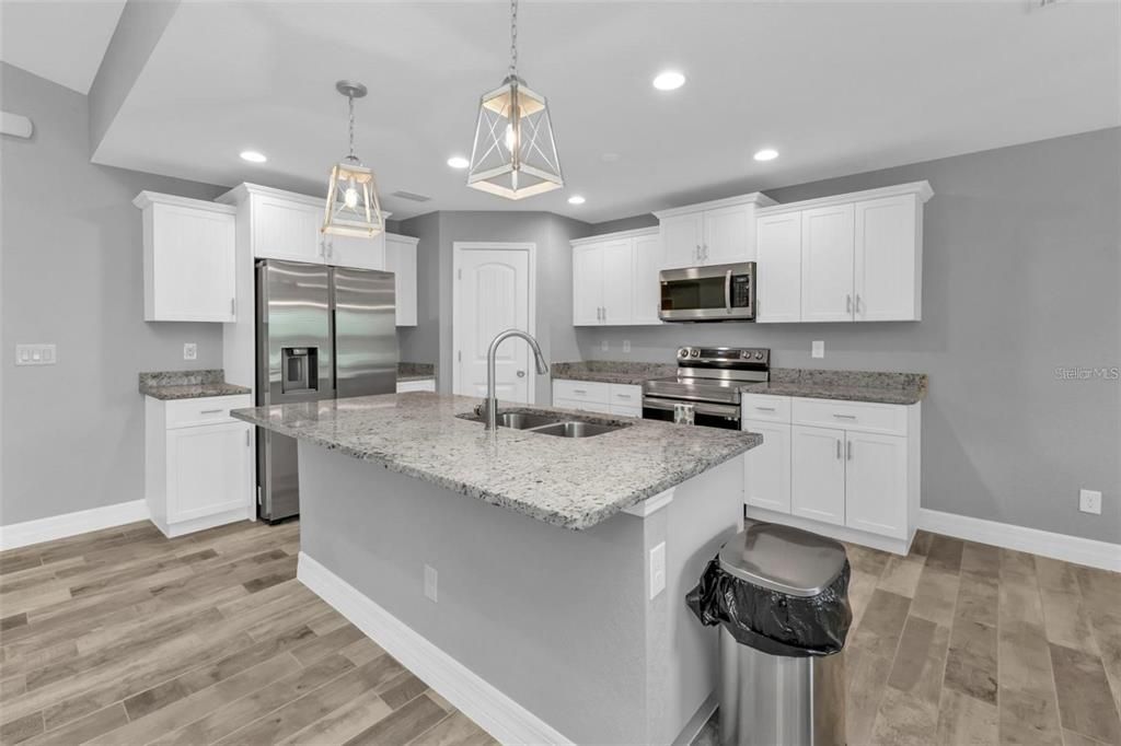 出租: $2,400 (3 贝兹, 2 浴室, 1798 平方英尺)