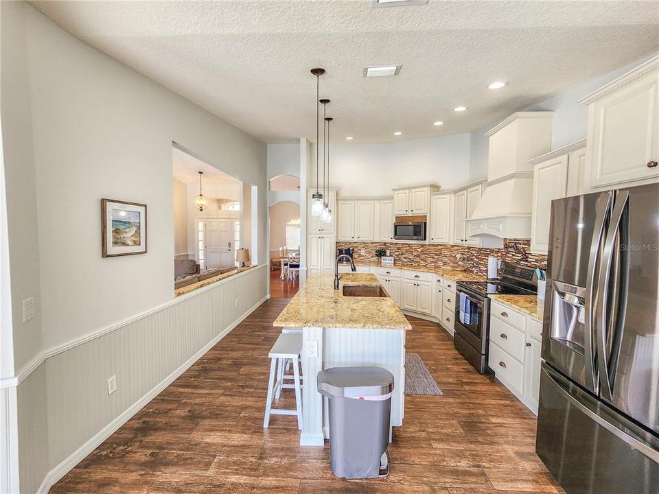 待售: $840,000 (4 贝兹, 2 浴室, 2724 平方英尺)