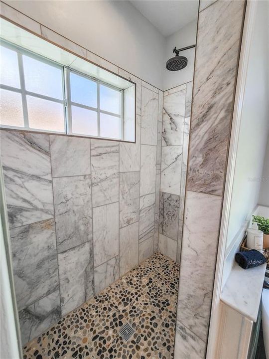 待售: $840,000 (4 贝兹, 2 浴室, 2724 平方英尺)