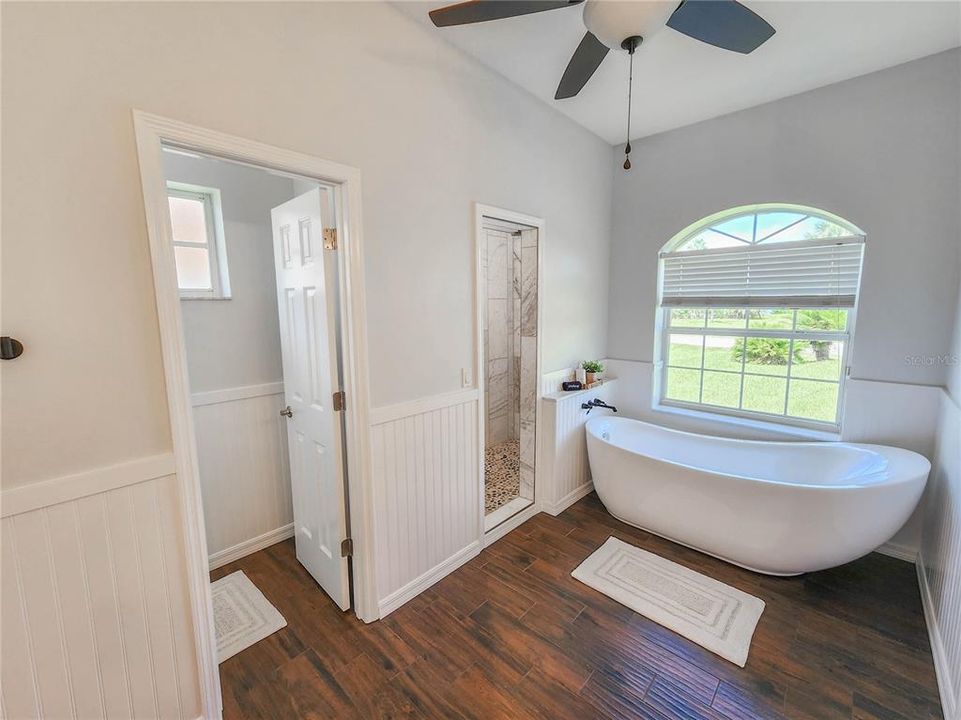 待售: $840,000 (4 贝兹, 2 浴室, 2724 平方英尺)