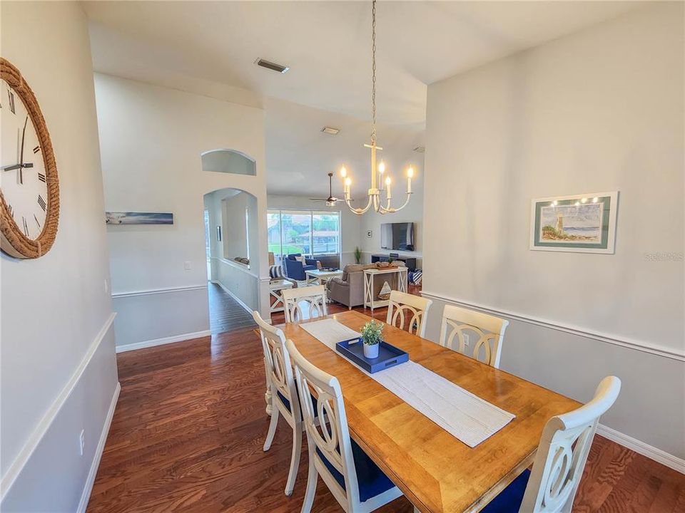 待售: $840,000 (4 贝兹, 2 浴室, 2724 平方英尺)