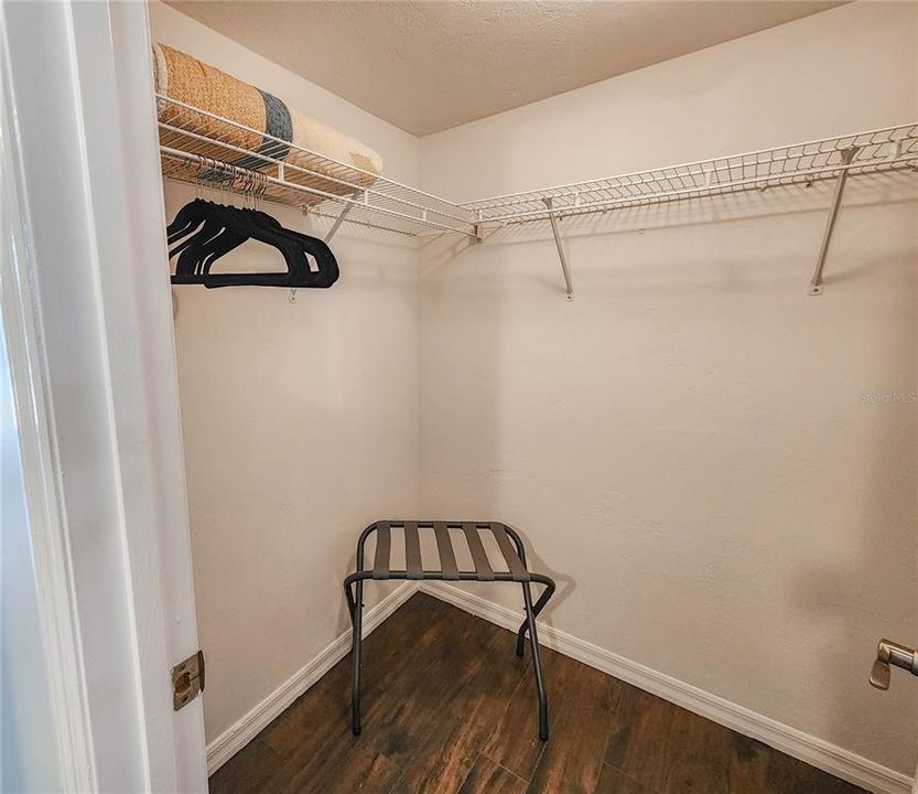 待售: $840,000 (4 贝兹, 2 浴室, 2724 平方英尺)