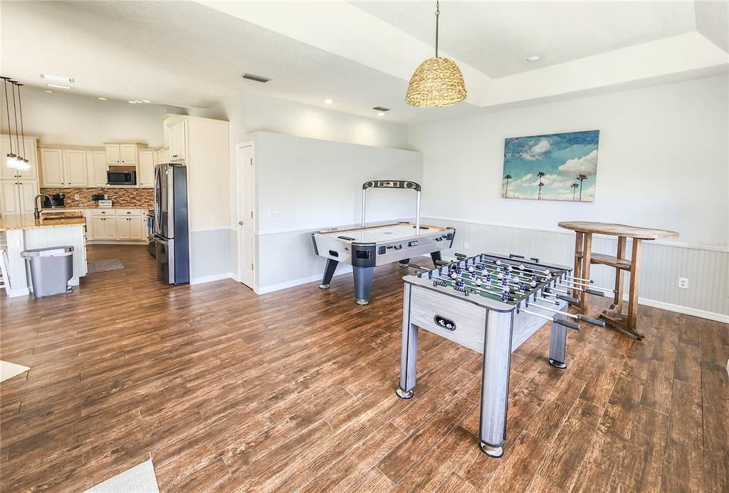 待售: $840,000 (4 贝兹, 2 浴室, 2724 平方英尺)