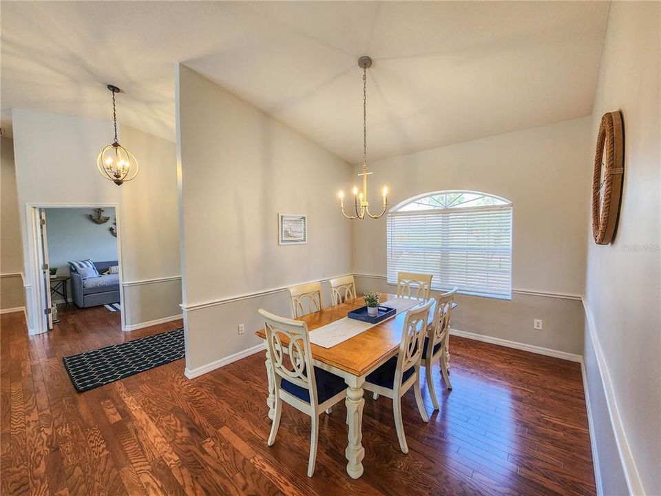 待售: $840,000 (4 贝兹, 2 浴室, 2724 平方英尺)