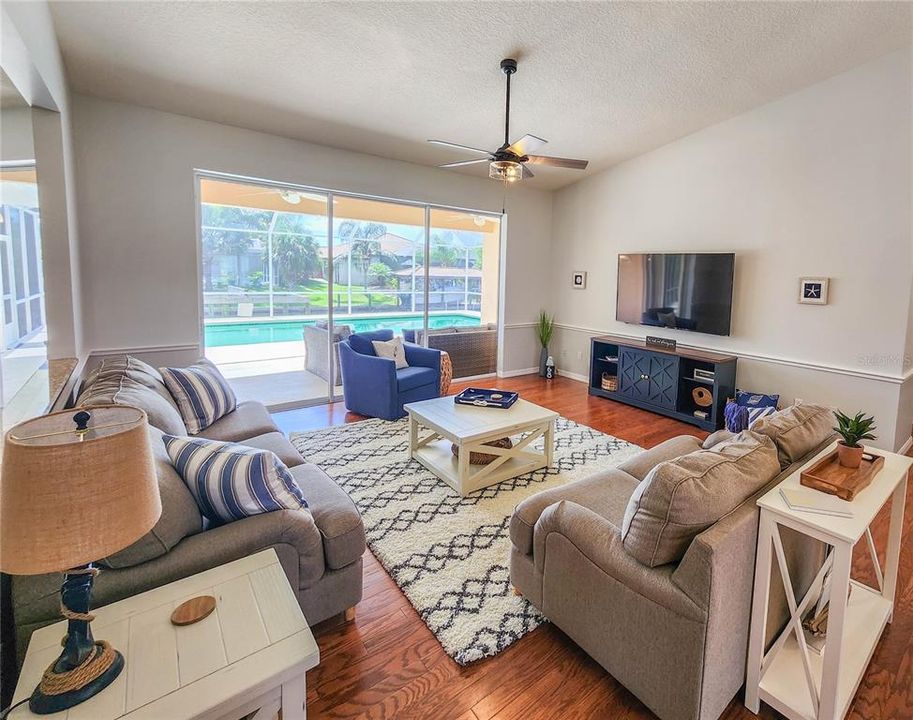 待售: $840,000 (4 贝兹, 2 浴室, 2724 平方英尺)