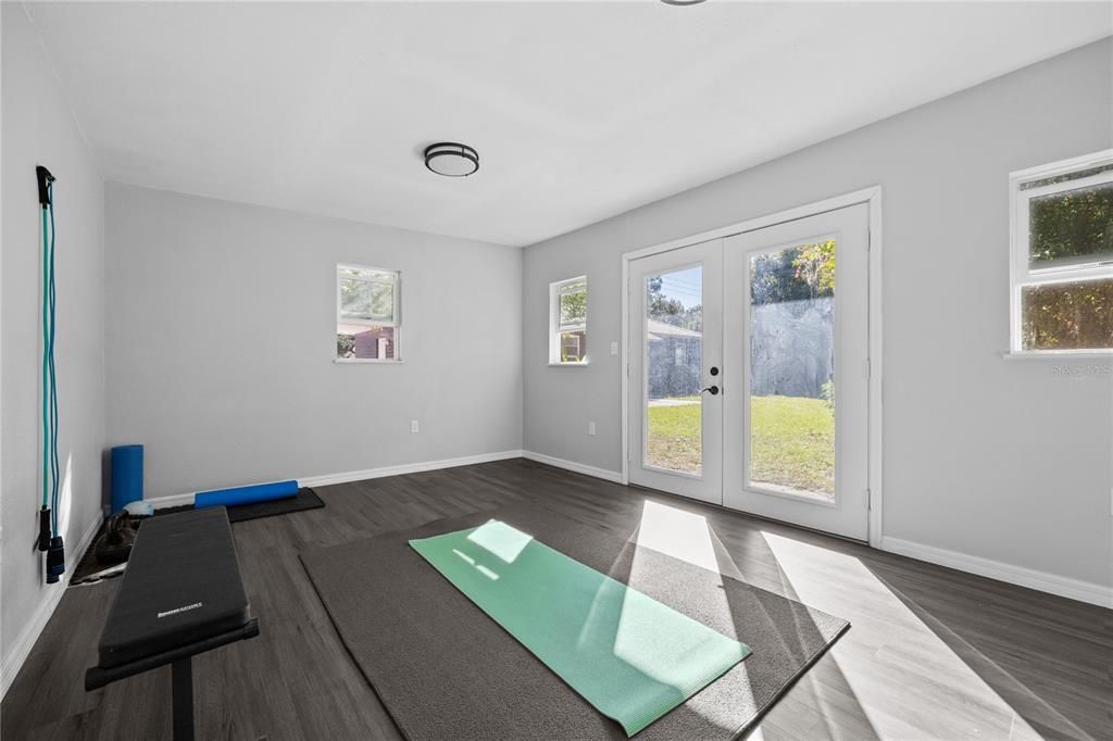 Activo con contrato: $269,000 (3 camas, 1 baños, 1236 Pies cuadrados)