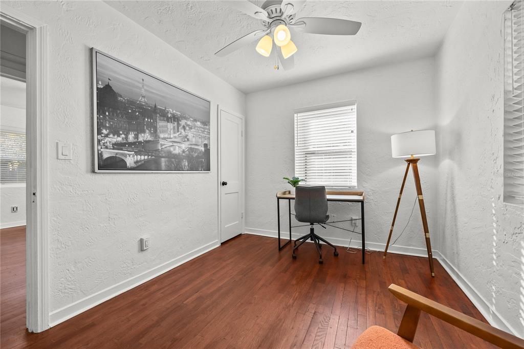 Activo con contrato: $269,000 (3 camas, 1 baños, 1236 Pies cuadrados)