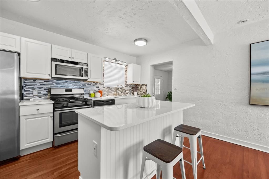 Activo con contrato: $269,000 (3 camas, 1 baños, 1236 Pies cuadrados)