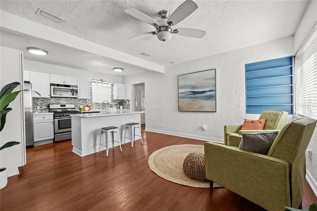 Activo con contrato: $269,000 (3 camas, 1 baños, 1236 Pies cuadrados)